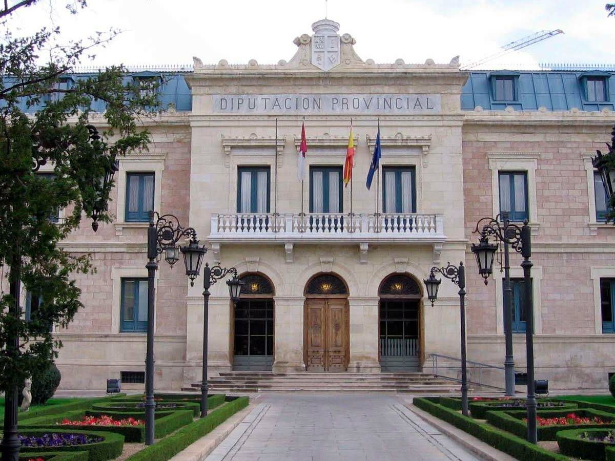 Foto: Fachada de la Diputación Provincial de Cuenca. (Wikipedia)