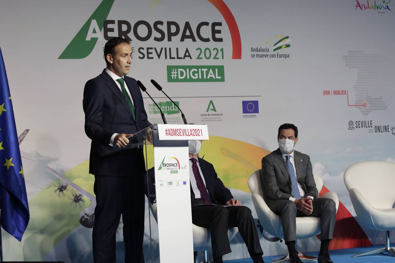 El secretario general de Airbus y el presidente de la Junta de Andalucía.