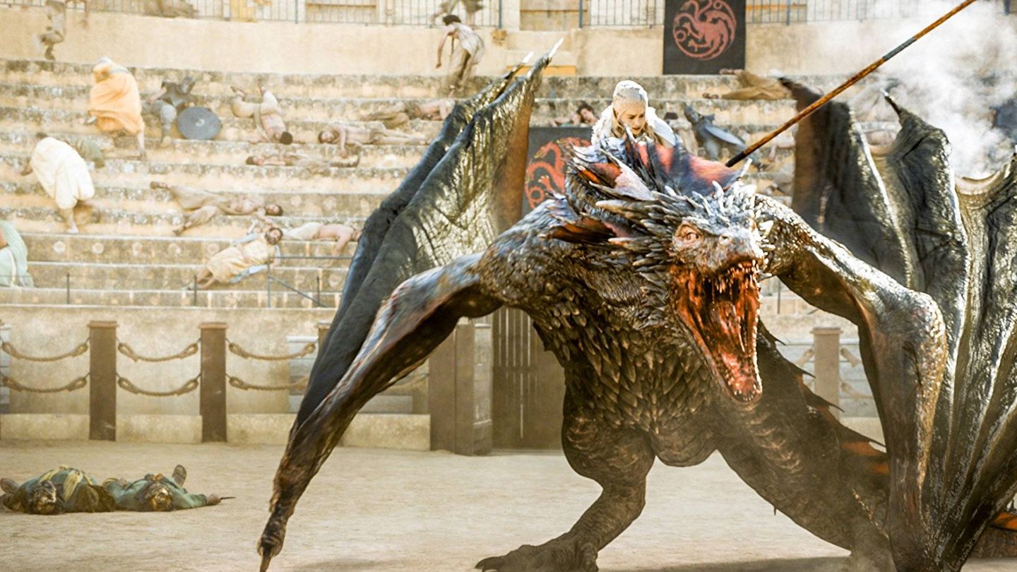 Daenerys montada por primera vez en Drogon. (HBO)
