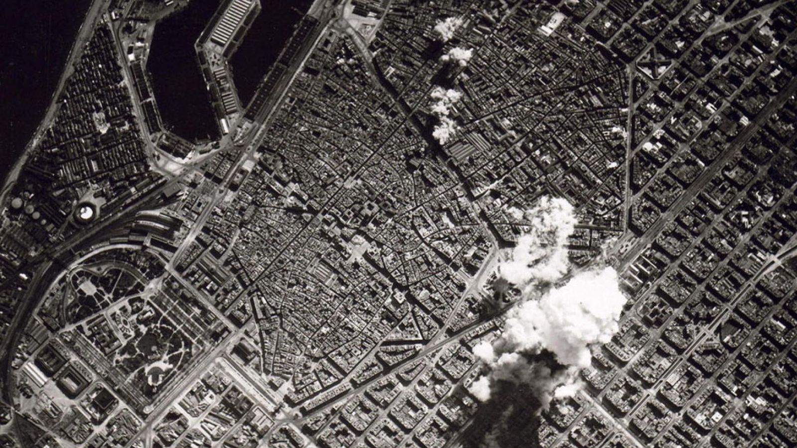 Foto: Bombardeo italiano sobre Barcelona durante la Guerra Civil.