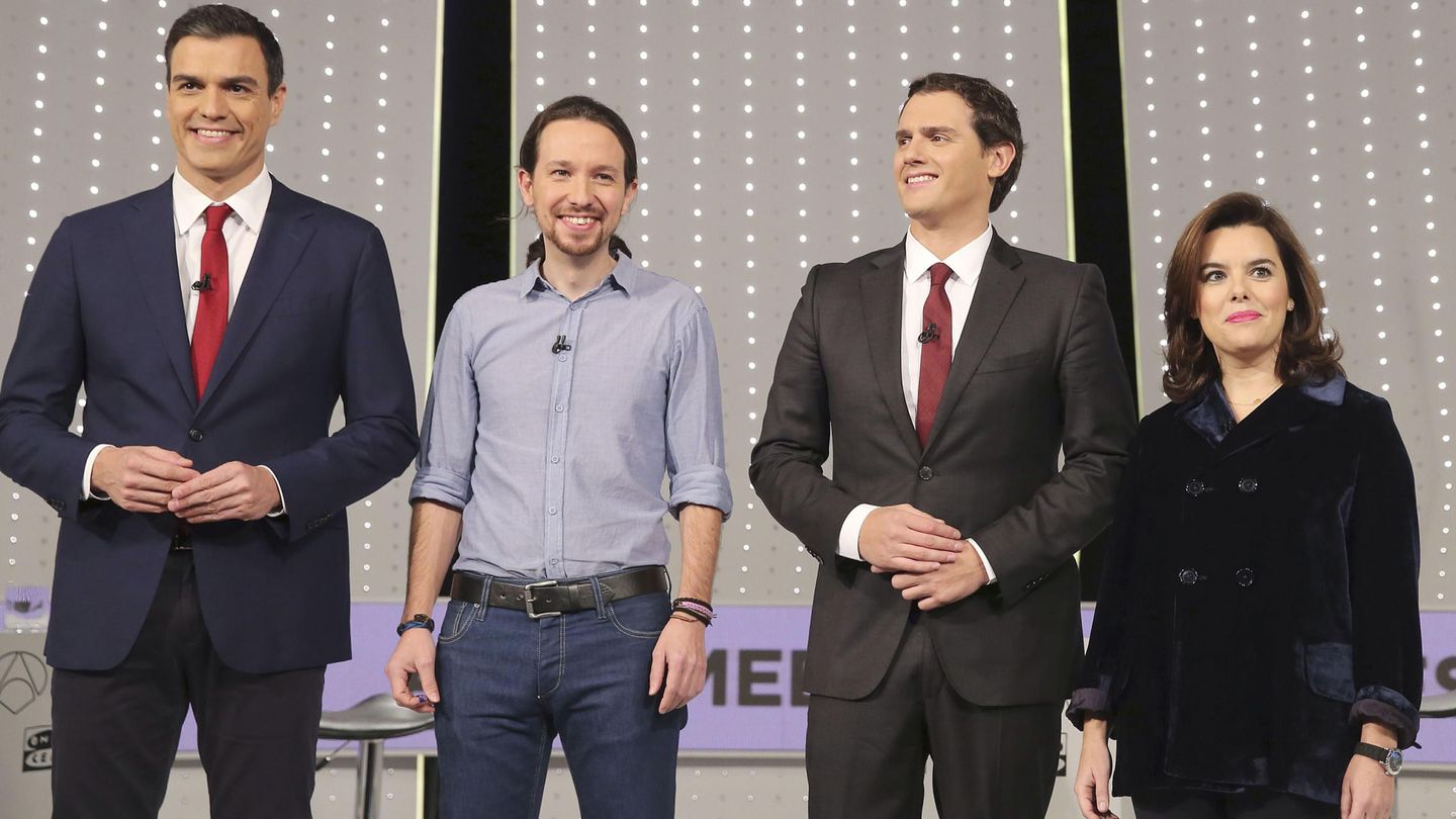 Pedro Sánchez, Pablo Iglesias, Albert Rivera y Soraya Sáenz de Santamaría, en el debate de diciembre 2015 al que no acudió Rajoy. (EFE/Ballesteros)