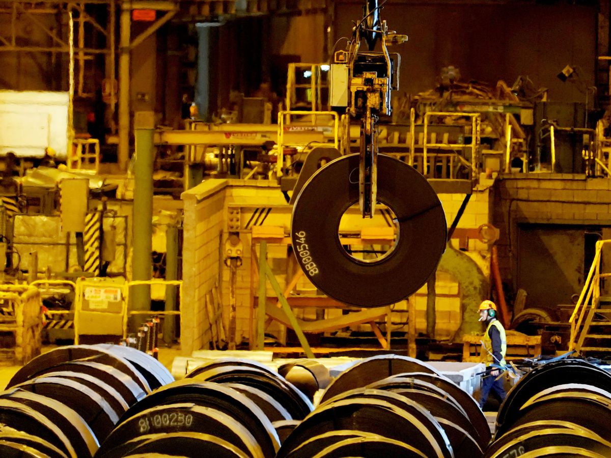 Foto: Una fábrica, utilizando componentes de acero. (Reuters)