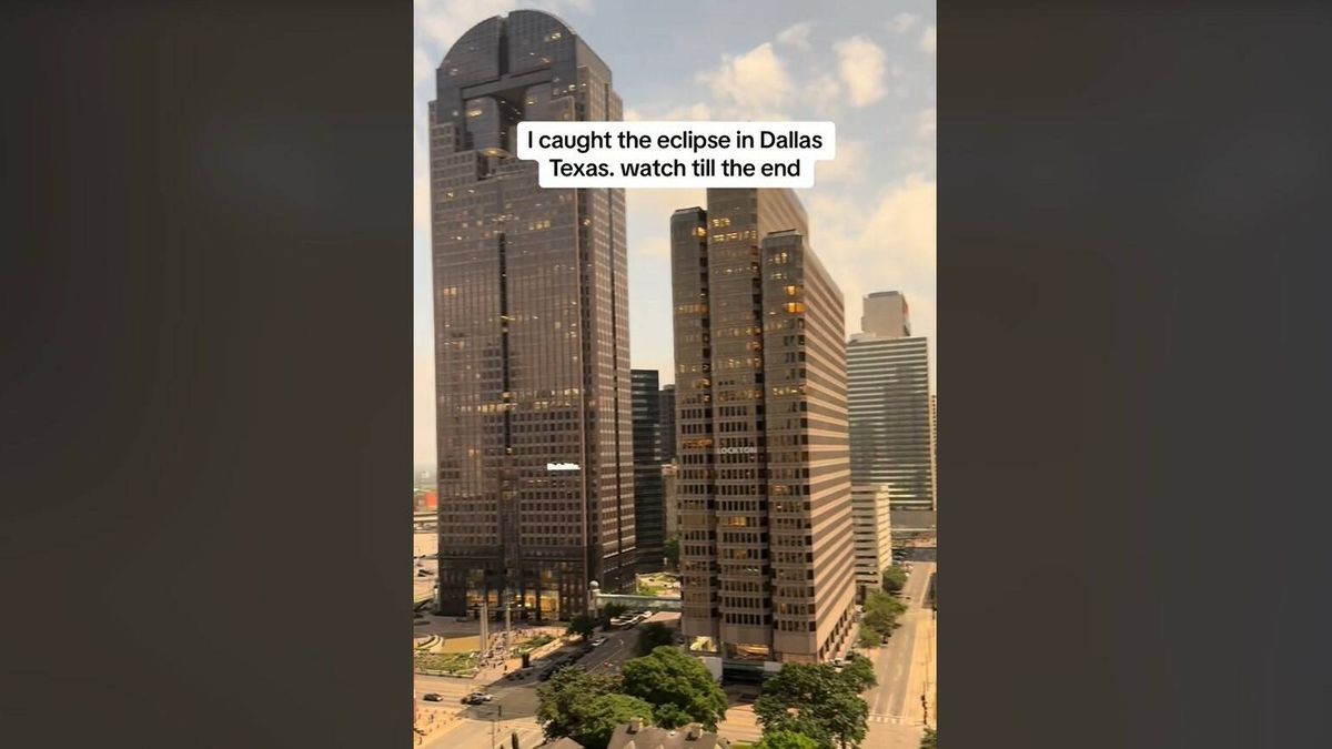 Una mujer de EEUU se hace viral en TikTok por el "mejor vídeo del eclipse solar" que se ha grabado