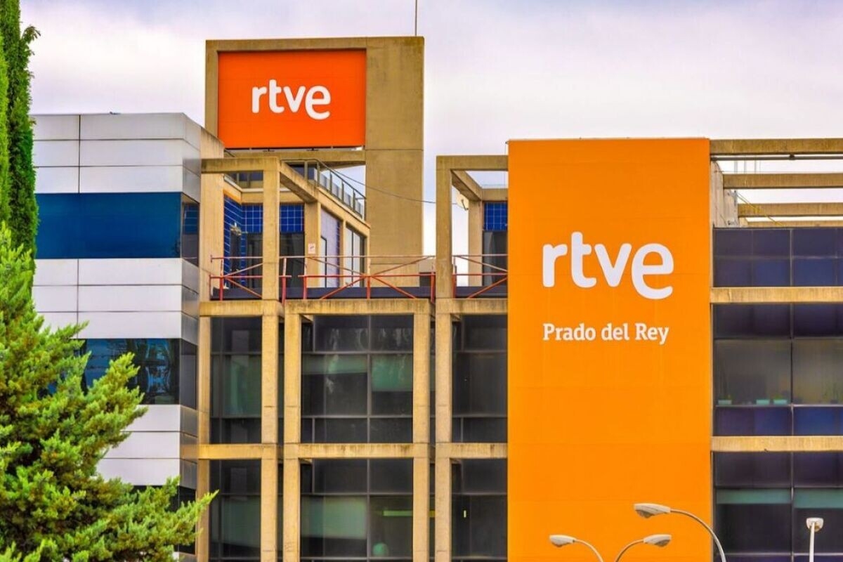 Foto de Luto en RTVE por la muerte de dos trabajadores con más de 40 años de trayectoria