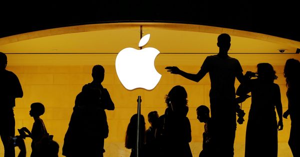 Foto: El logo de Apple en su tienda de Nueva York. (Reuters)
