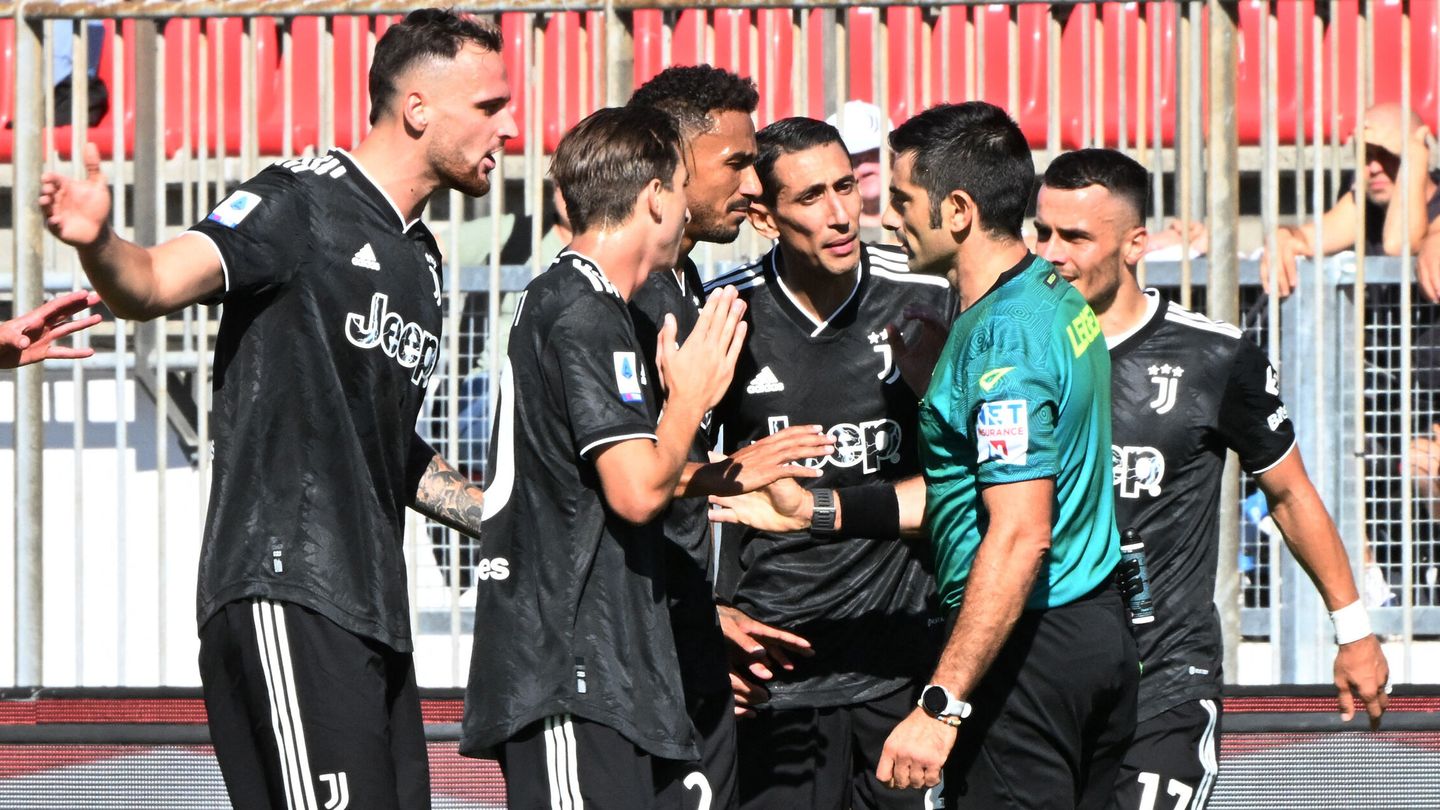 Ángel Di Maria fue expulsado en el último encuentro. (Reuters/Alberto Lingria)