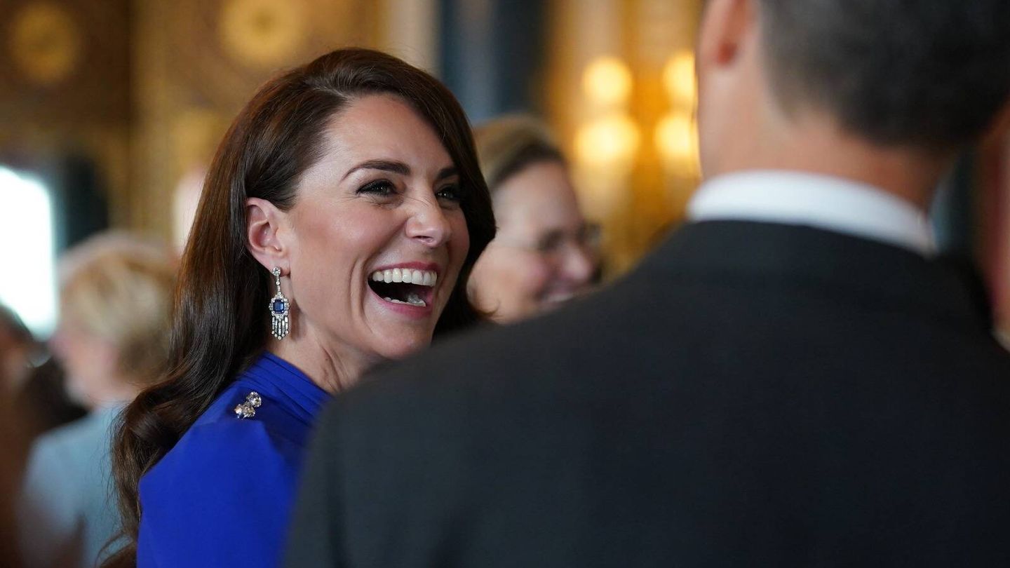Kate Middleton, risueña durante la recepción. (Cordon Press)