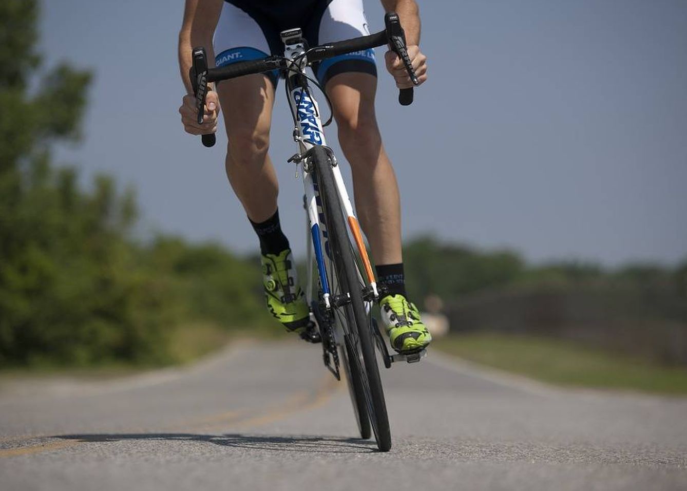 Si practicas ciclismo los ‘gadgets’ sobre la seguridad será un imprescindible (Fuente: Pixabay)