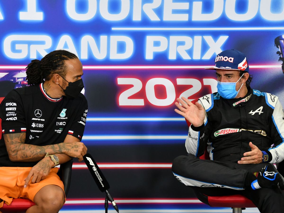 Foto: Hamilton y Fernando Alonso, en una imagen de archivo. (REUTERS)