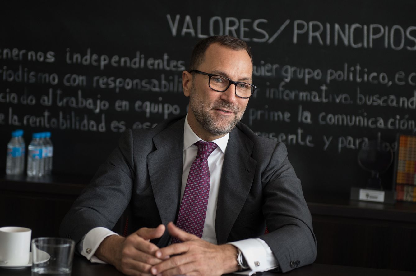 Foto: El embajador James Costos en 'El Confidencial' (Daniel Muñoz)