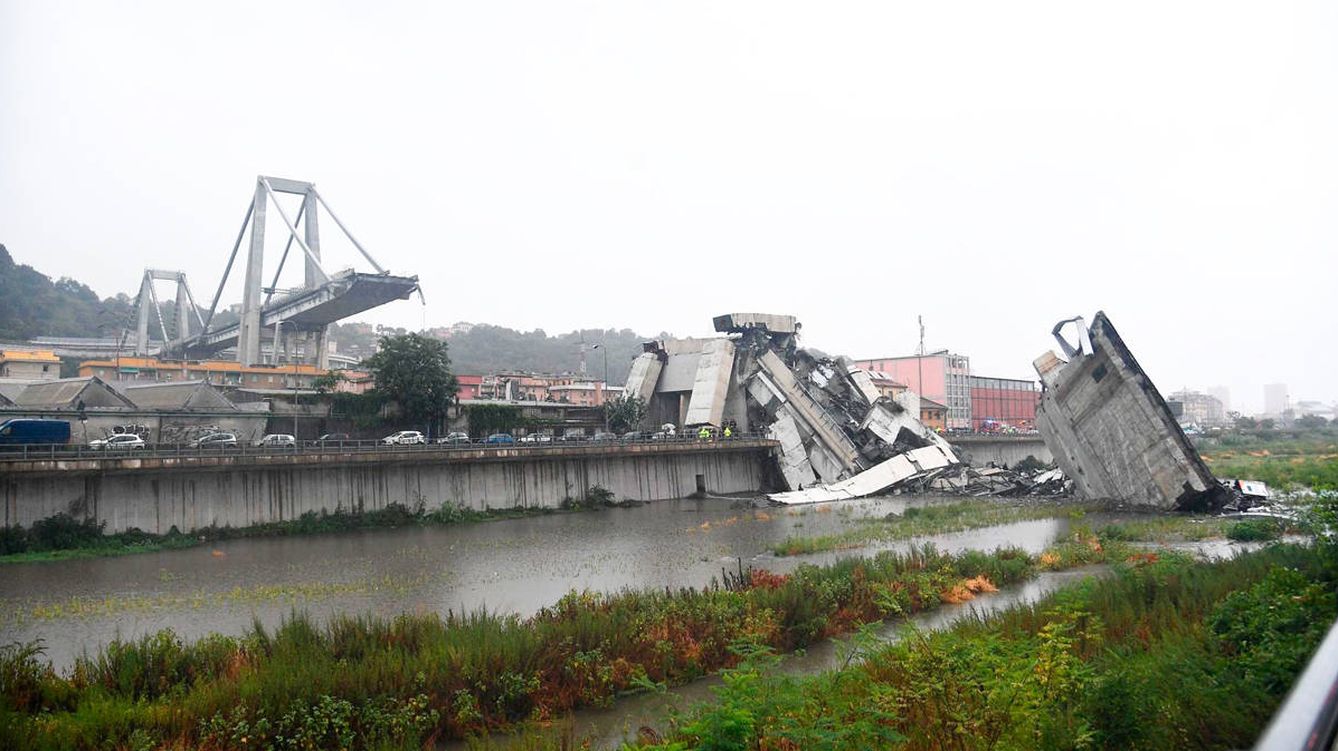 Foto: Al menos 35 muertos al hundirse el puente de una autopista en Génova. (Reuters)