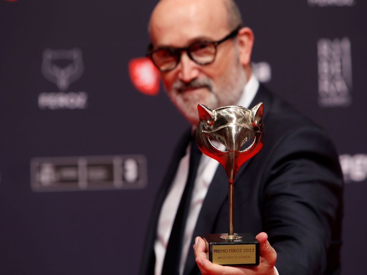 Foto: Javier Cámara tras recibir el premio Feroz a mejor actor por 'Venga Juan' el año pasado (EFE/Javier Belver)