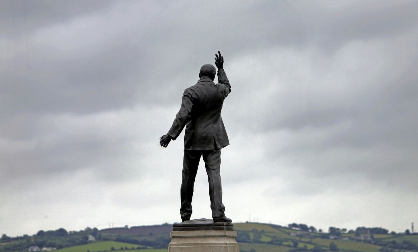 Estatua de lord Edward Carson en los jardines del Parlamento de Stormont en Belfast, Irlanda del Norte.