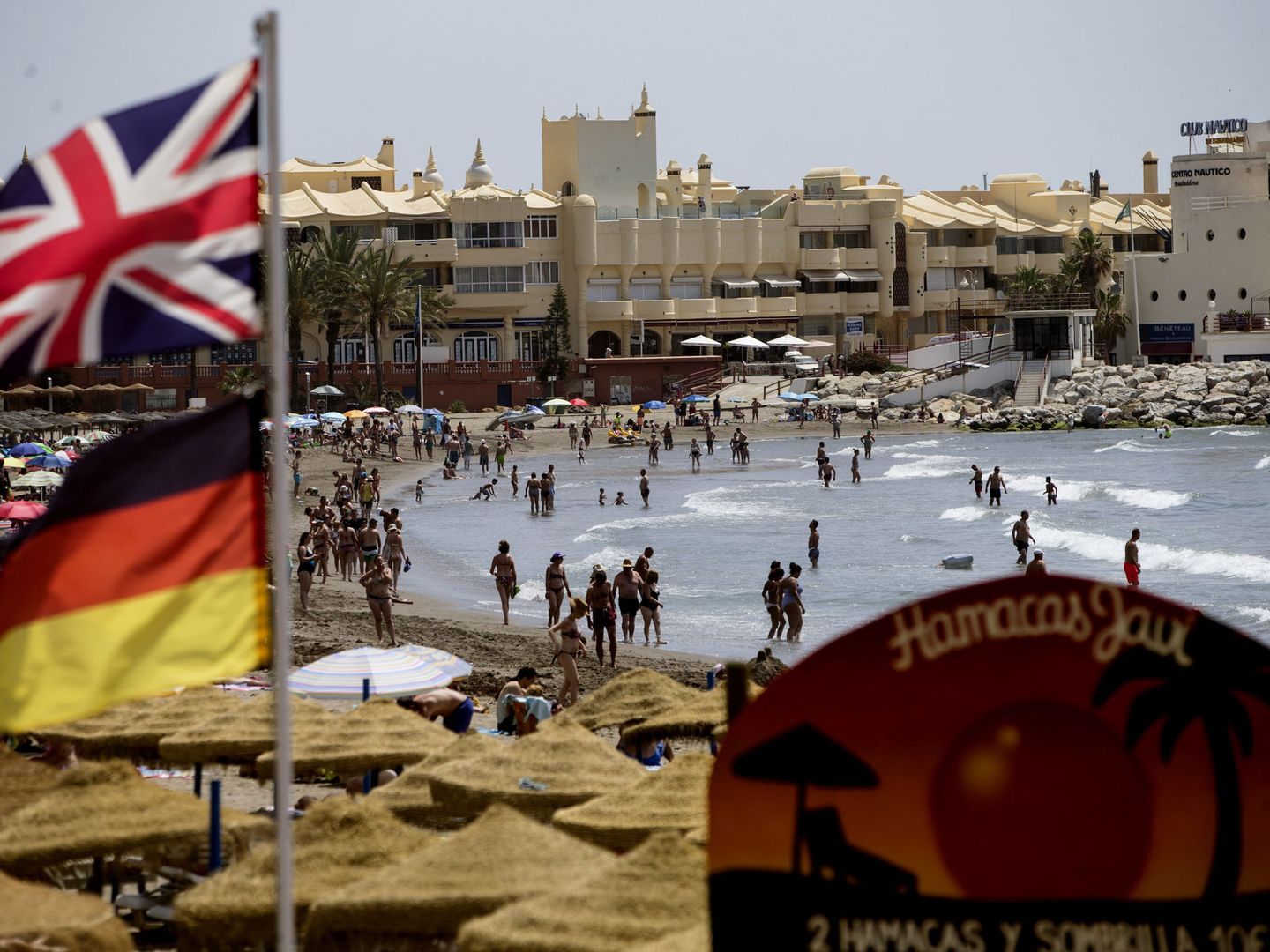 Miles de expatriados británicos y alemanes viven en la Costa del Sol. (EFE)