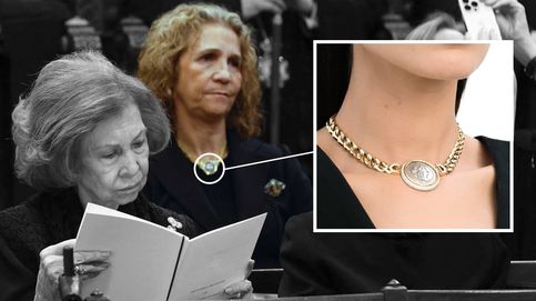 El collar de inspiración griega y de Bulgari que la infanta Elena llevó en el funeral de Constantino