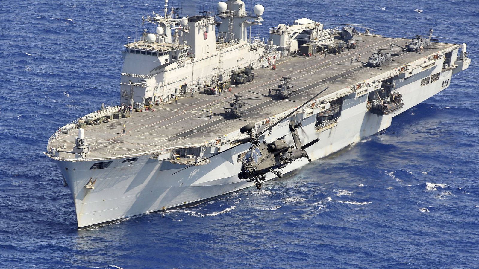 Foto: El buque 'HMS Ocean' de la Armada británica. (Foto: Wikimedia Commons)