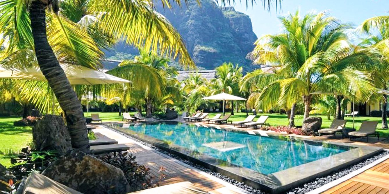 El hotel Dinairobin complementa sus increíbles playas con una piscina climatizada. 