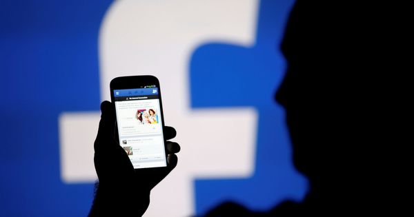 Foto: Las redes sociales como instrumento de censura. (Reuters) 