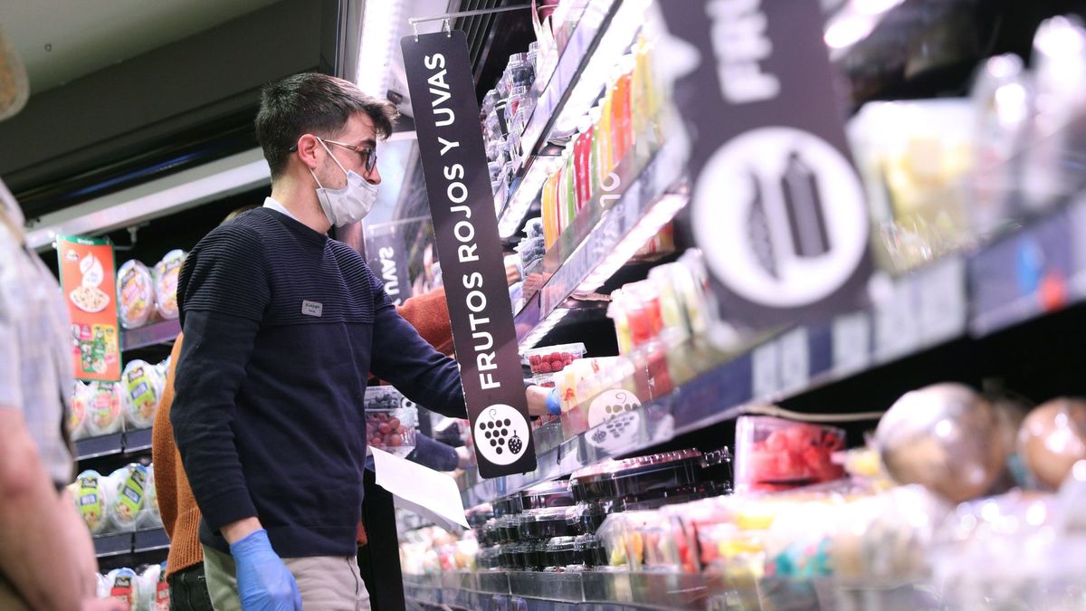 Científicos recrean lo que ocurre con el coronavirus dentro de un supermercado