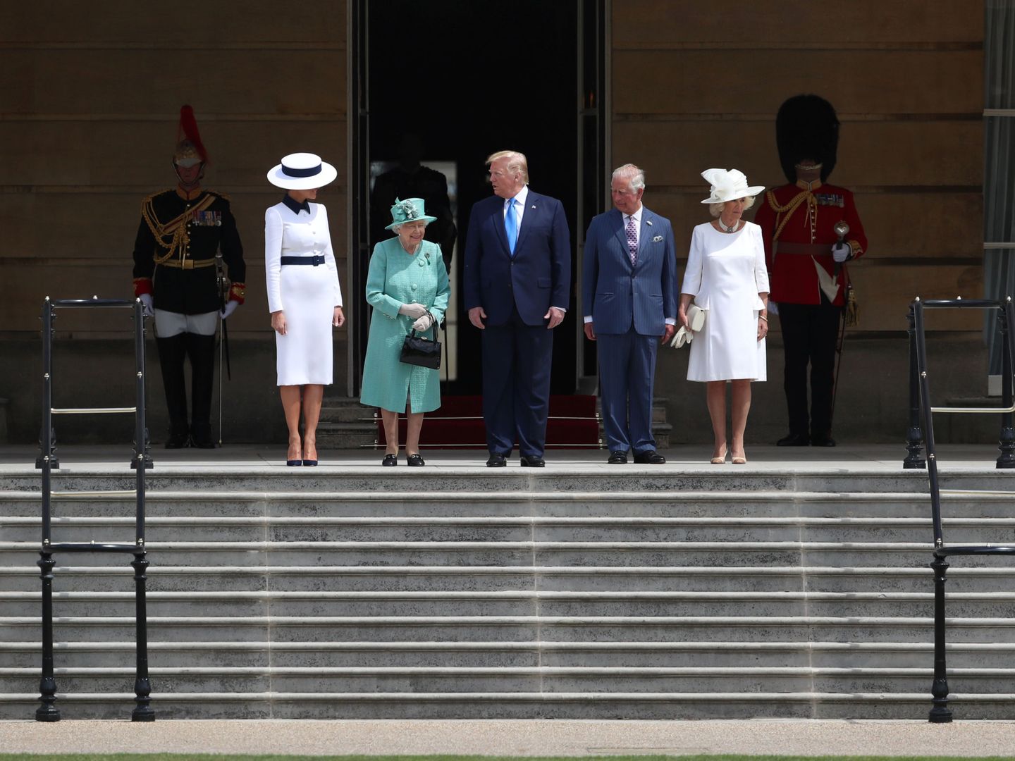 La reina Isabel recibe en Buckingham a Donald y Melania Trump. (Reuters)
