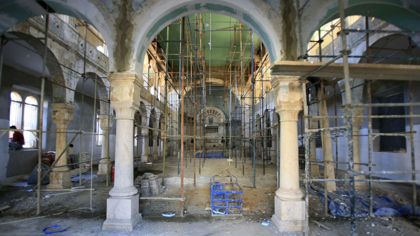 Foto: La sinagoga de Maghen Abraham, la más antigua de Beirut, durante las obras de renovación, en enero de 2010 (Reuters) 