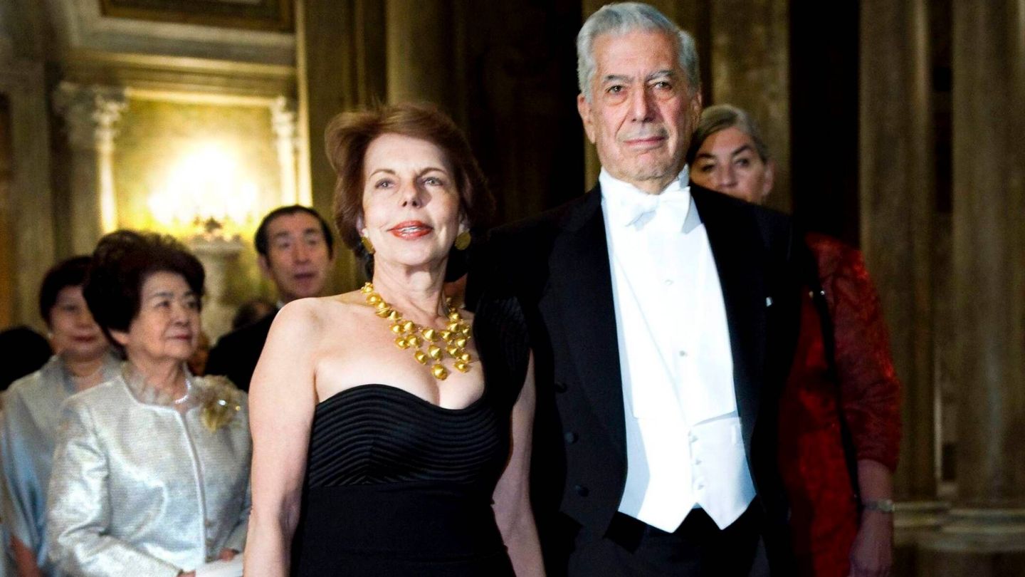 Mario Vargas Llosa y Patricia Llosa, en 2010, en Estocolmo. (EFE/Claudio Bresciani)