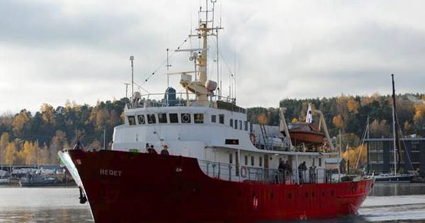 Foto: El barco de la organización "Defend Europe" parte hacia las costas de Libia.