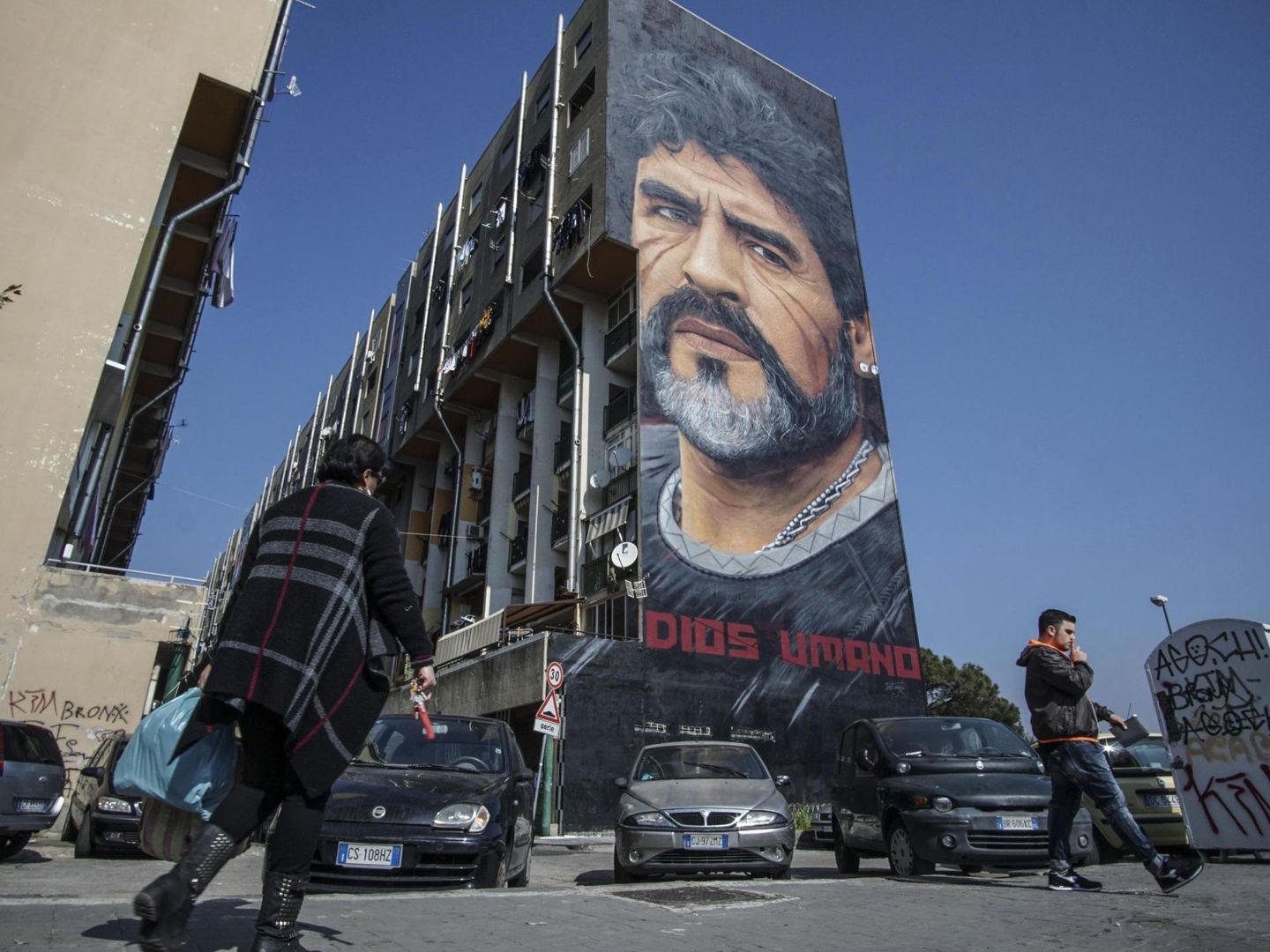 Mural sobre Maradona en Nápoles. (Efe)