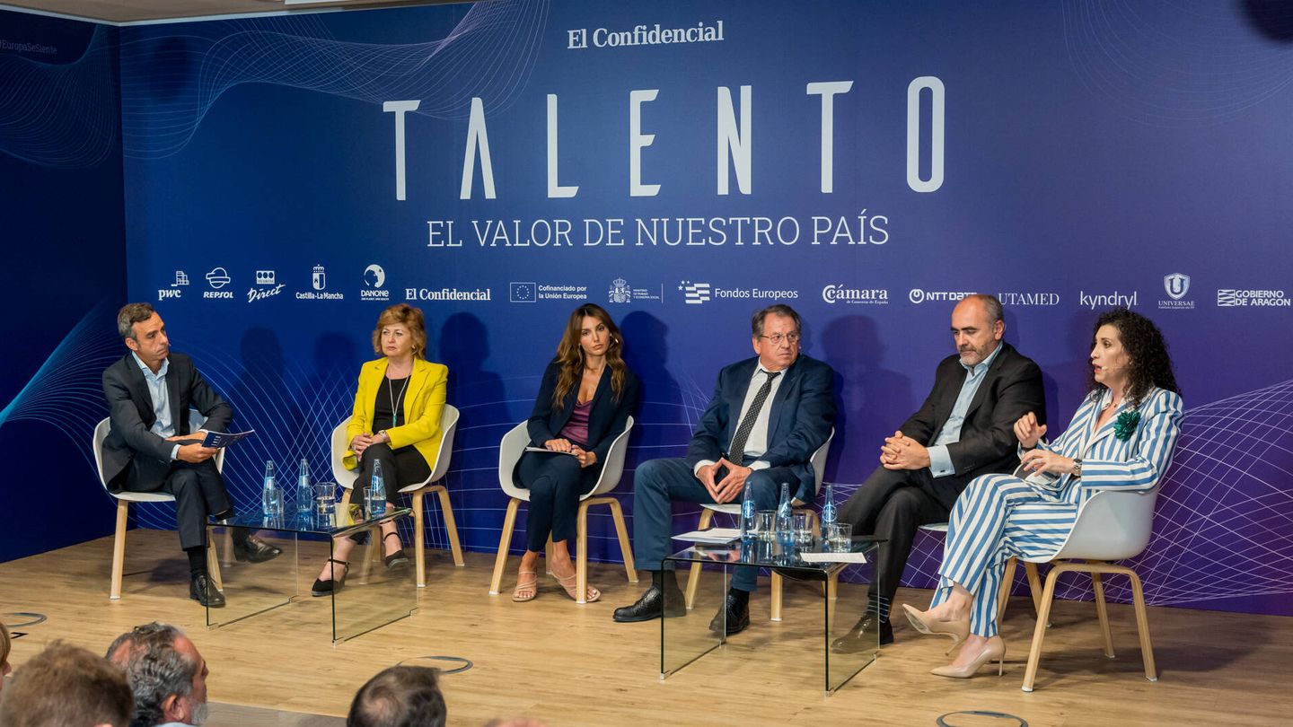 Mesa de debate 'Formación para el desarrollo del talento'.