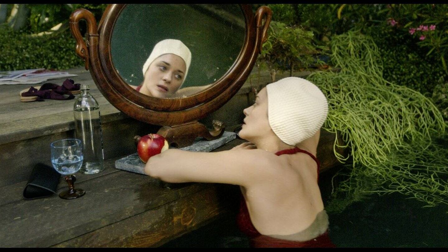 Marion Cotillard, en un momento de 'Annette', de Léos Carax. (Elastica)