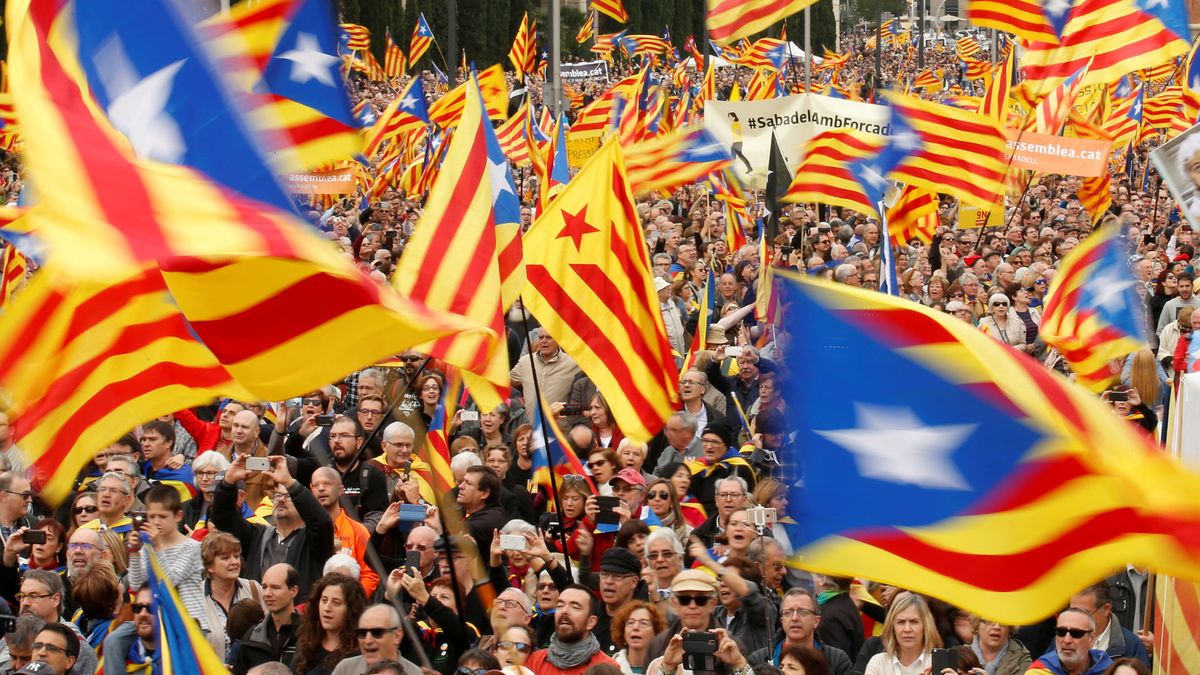 El Constitucional anula la convocatoria del referéndum catalán y denuncia a Forcadell