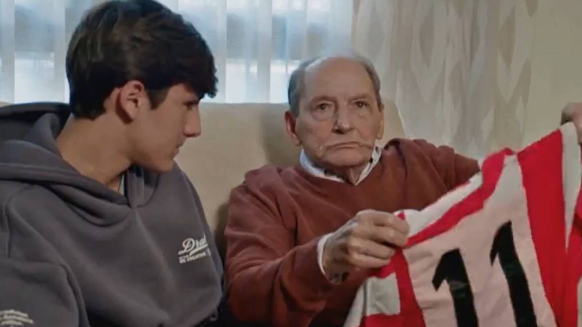 ¿Quién es Enrique Collar, el 'Niño' del Atlético de Madrid que no se olvida de su equipo a pesar del Alzheimer?