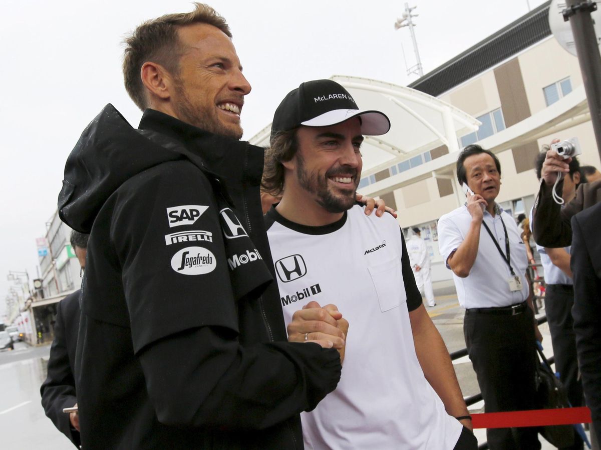 Foto: Fernando Alonso y Jenson Button, en 2015. (Reuters/Toru Hanai)