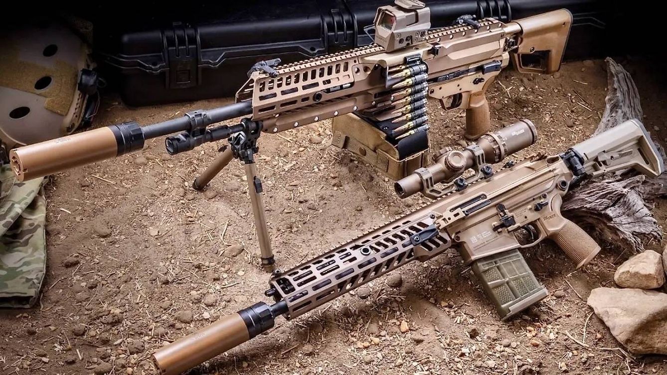 Foto: La nueva ametralladora ligera M250 y el rifle M7 reemplazan armas de hace seis décadas. (US Army)