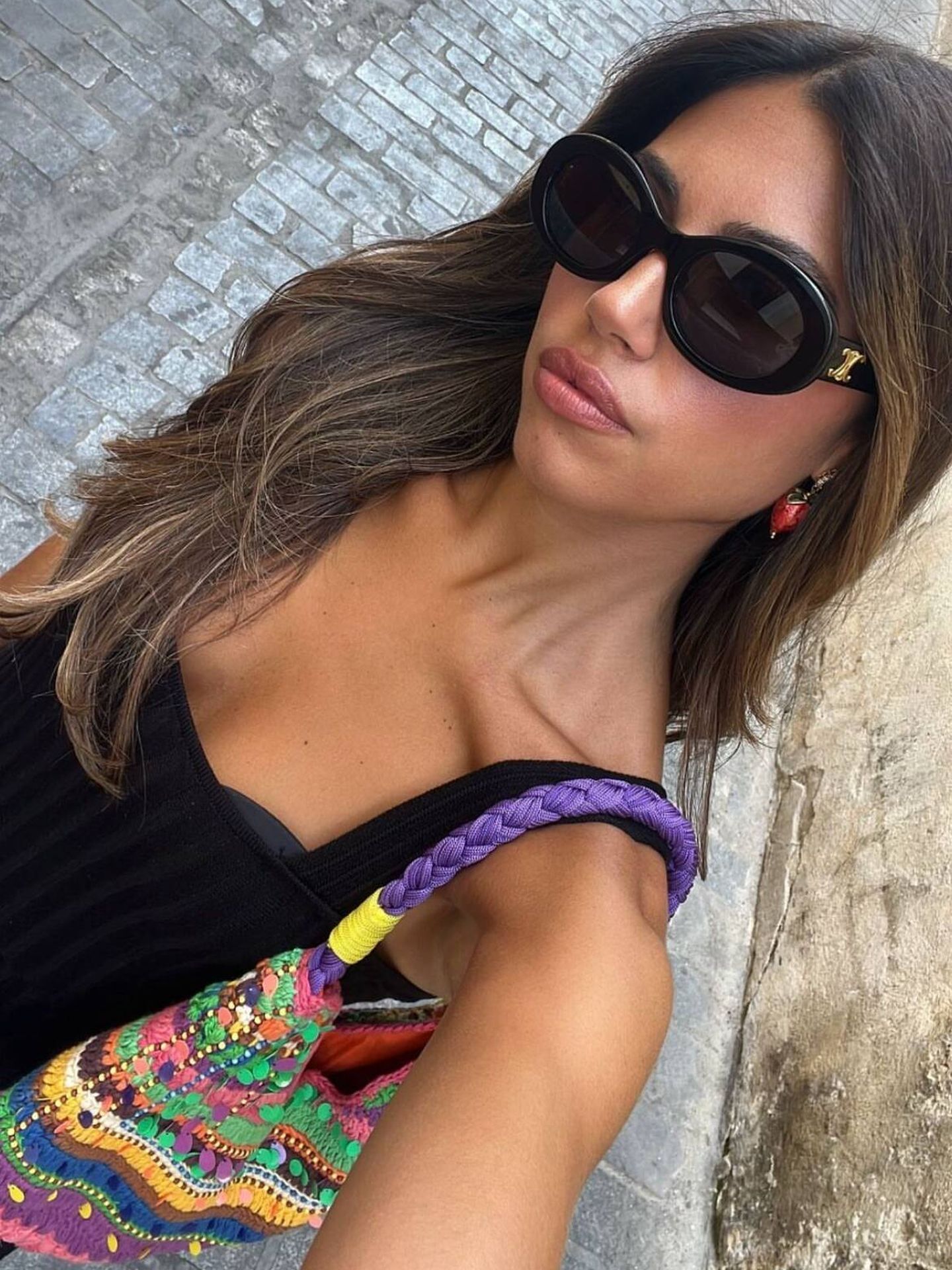 María Segarra, luciendo el bolso de Parfois. (Instagram/ @mariasegarr)