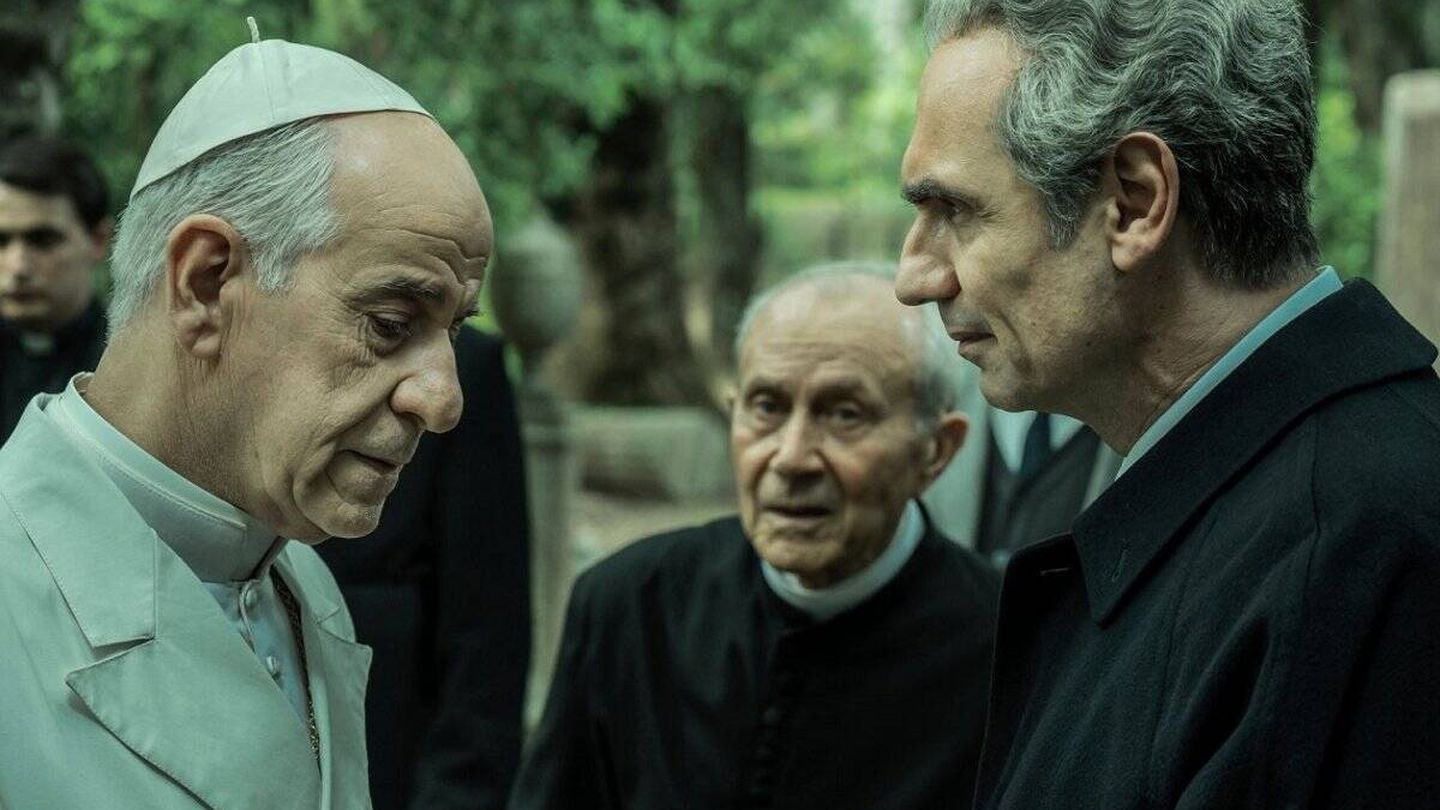 Toni Servillo, como el papa Pablo VI, y Fabrizio Gifuni, como Aldo Moro. (Filmin)