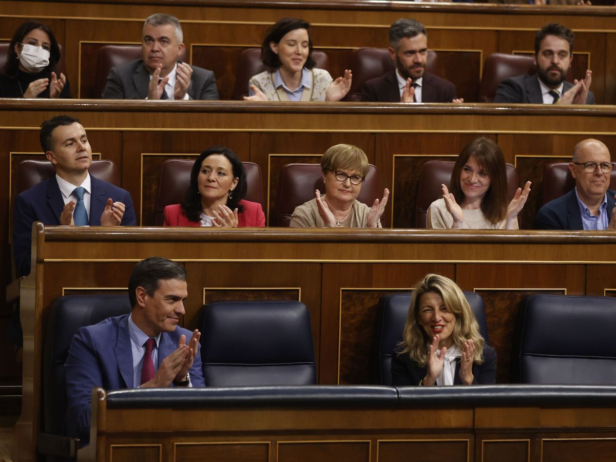 Foto: El presidente del Gobierno y la vicepresidenta segunda en el Congreso. (EFE/Juan Carlos Hidalgo)