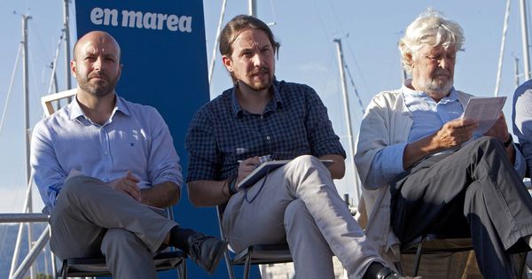 Foto: El secretario general de Podemos, Pablo Iglesias (c), junto al líder de En Marea, Luís Villares (i), y Xosé Manuel Beiras, durante un acto electoral. (EFE)