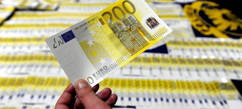 Policía portuguesa decomisa billetes falsos de 200 euros