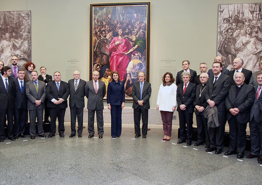 Foto: Dolores de Cospedal, a los pies de 'El expolio', rodeada por los agentes políticos, culturales, religiosos y empresarios participantes del Greco 2014.