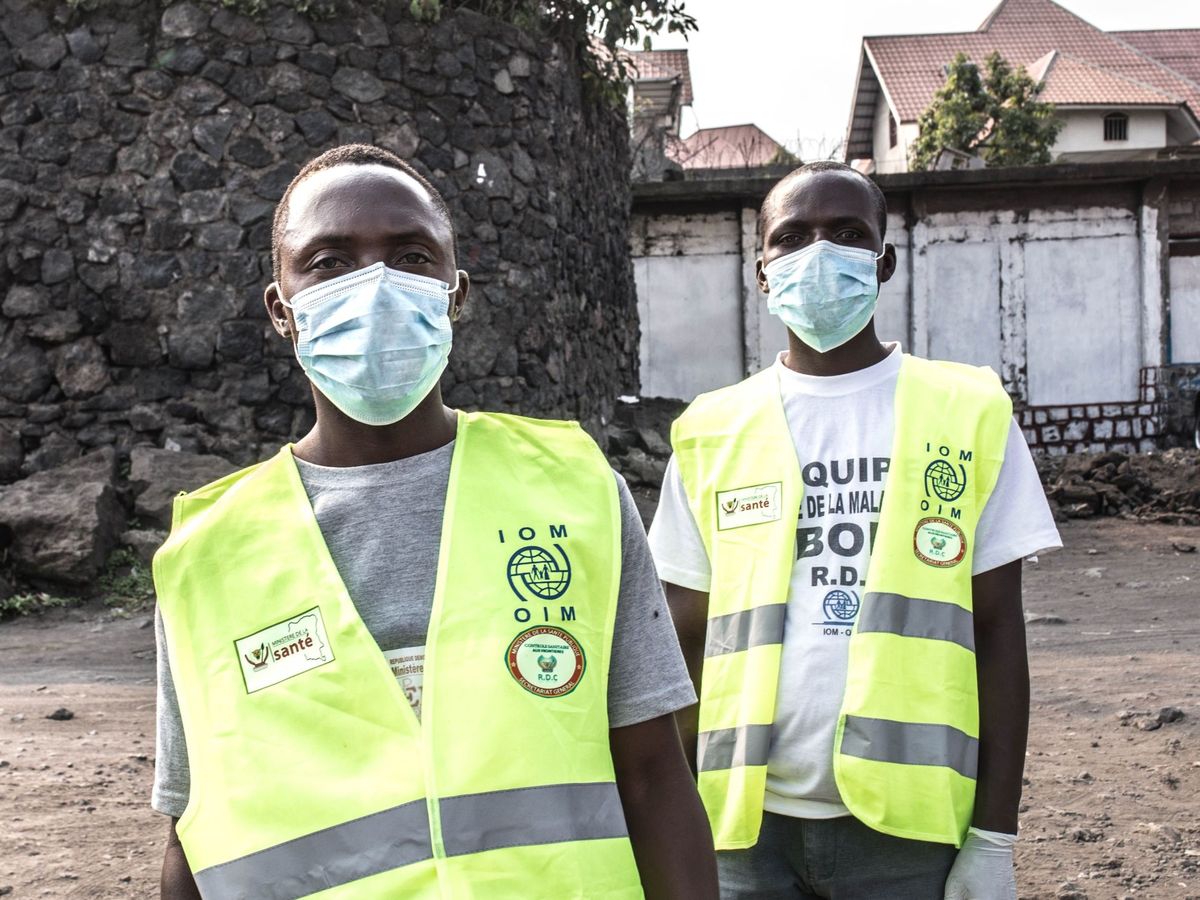 Foto: Trabajadores de la OIM comandan un puesto de control contra el ébola al noreste del Congo (EFE)