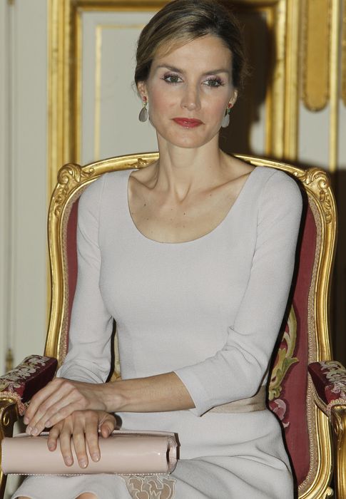 Foto: La Reina con los pendientes de 995 euros de Tous (Gtres)