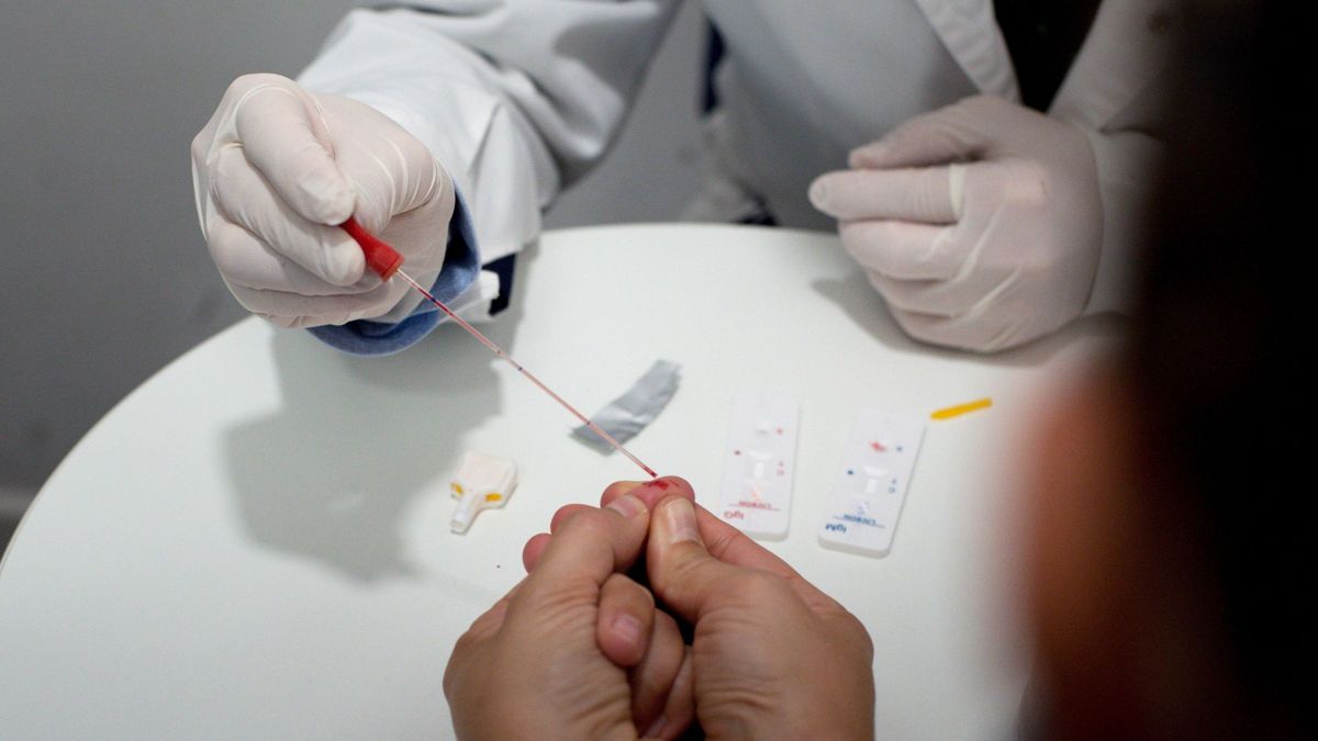 Bruselas valida que las farmacias puedan hacer test de antígenos