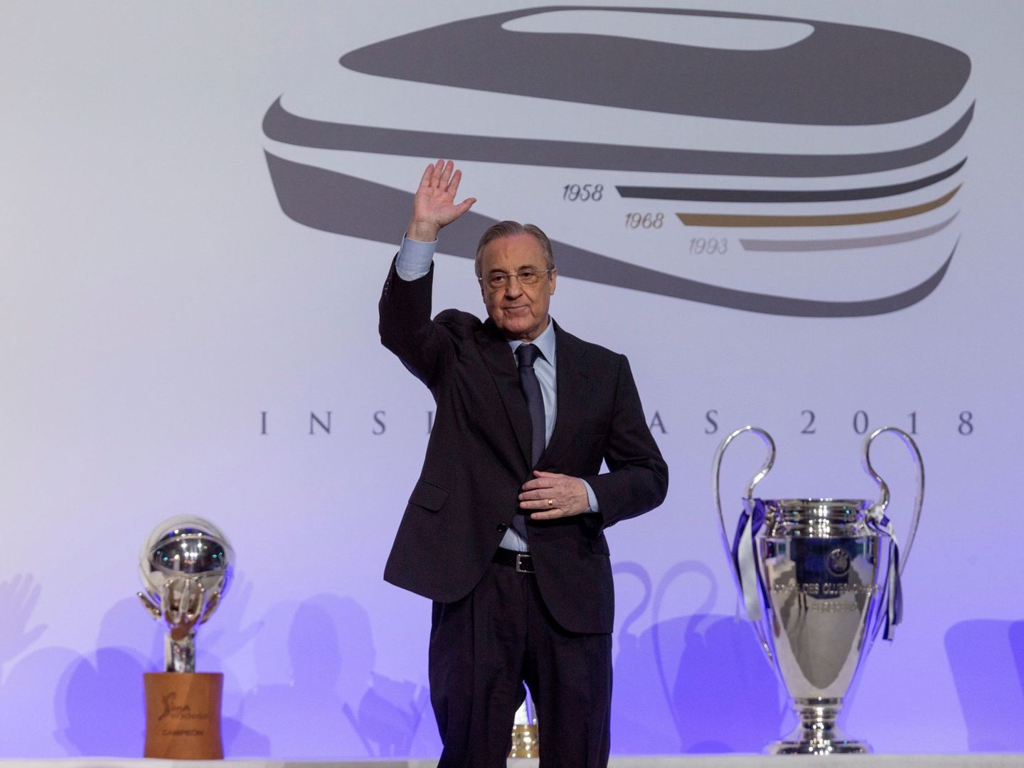 Florentino Pérez, durante un acto de entrega de insignias del club a los socios. (EFE)