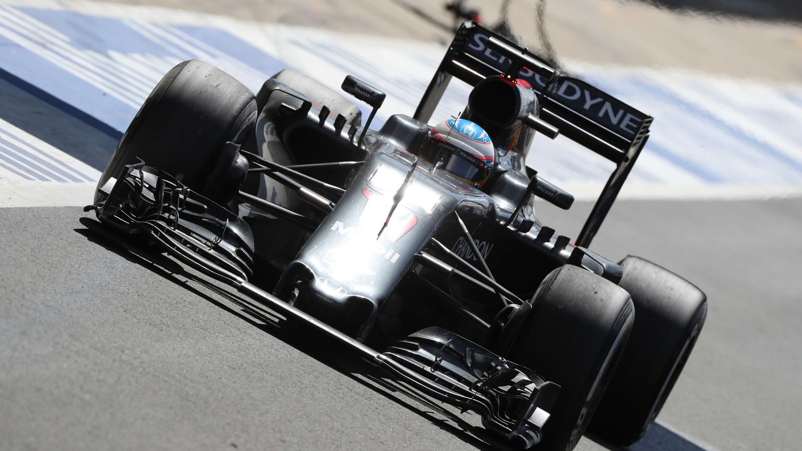 Foto: Fernando Alonso sobre su McLaren.