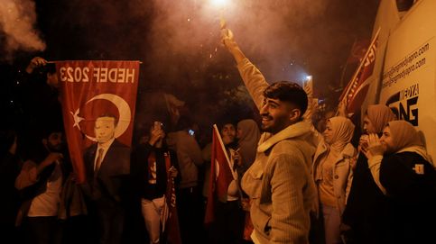 La ajustada victoria de Erdogan aboca Turquía a segunda vuelta entre acusaciones de manipulación