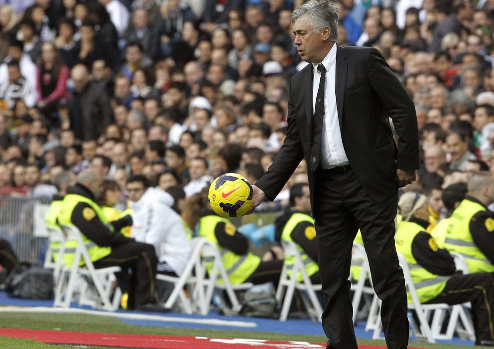 Foto: Carlo Ancelotti, durante el partido Real Madrid-Real Sociedad (EFE)