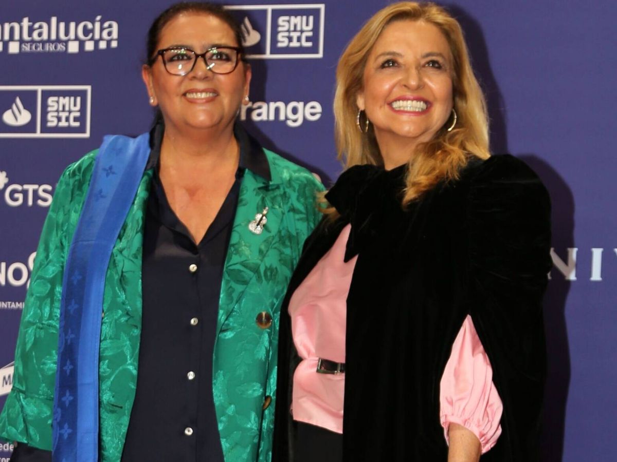 Foto: María del Monte e Inmaculada Casal, durante una de las fiestas de los Latin Grammy 2023 en Sevilla. (Europa Press)