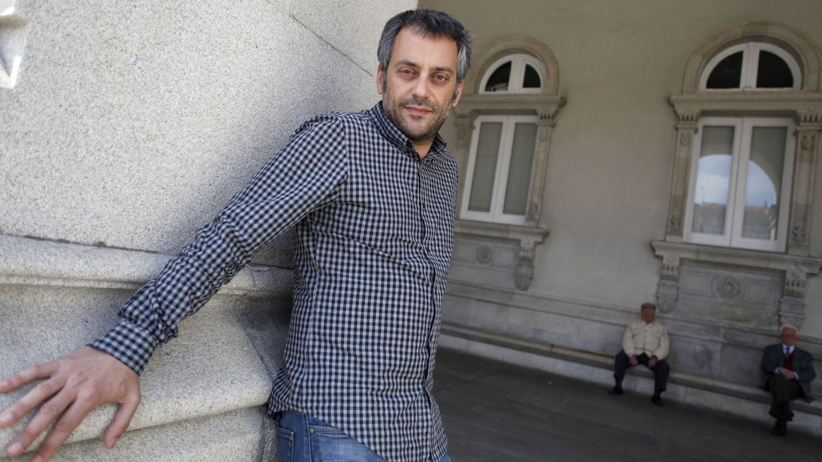 Alcalde de A Coruña (En Marea): "Me arrepiento de haber recortado asesores"
