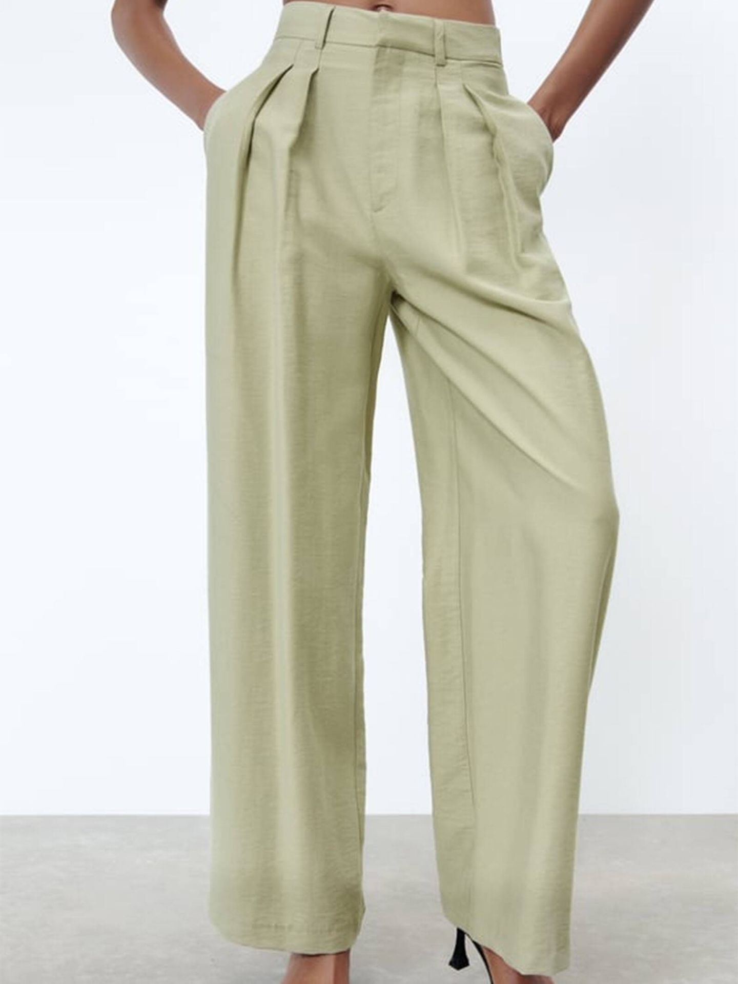 El pantalón con efecto vientre plano. (Zara/Cortesía)